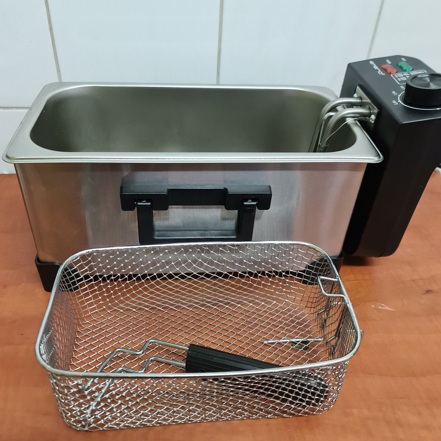 Frytkownica frytownica Emerio 2000W pojedyncza