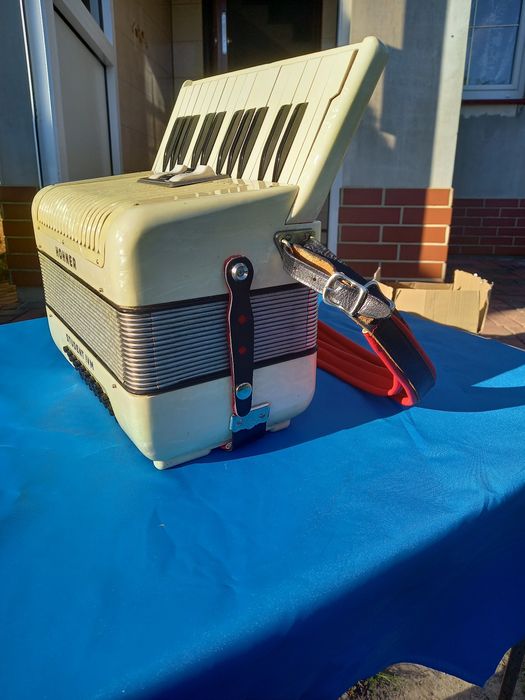 Akordeon Hohner 32b