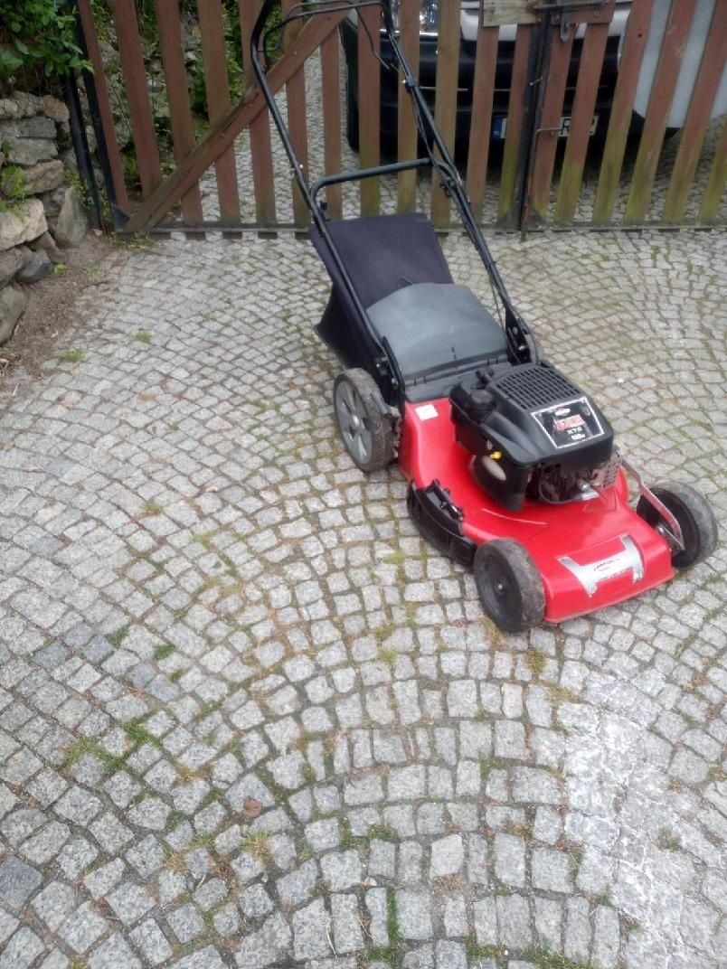 Kosiarka spalinowa z napędem briggs 5.5km