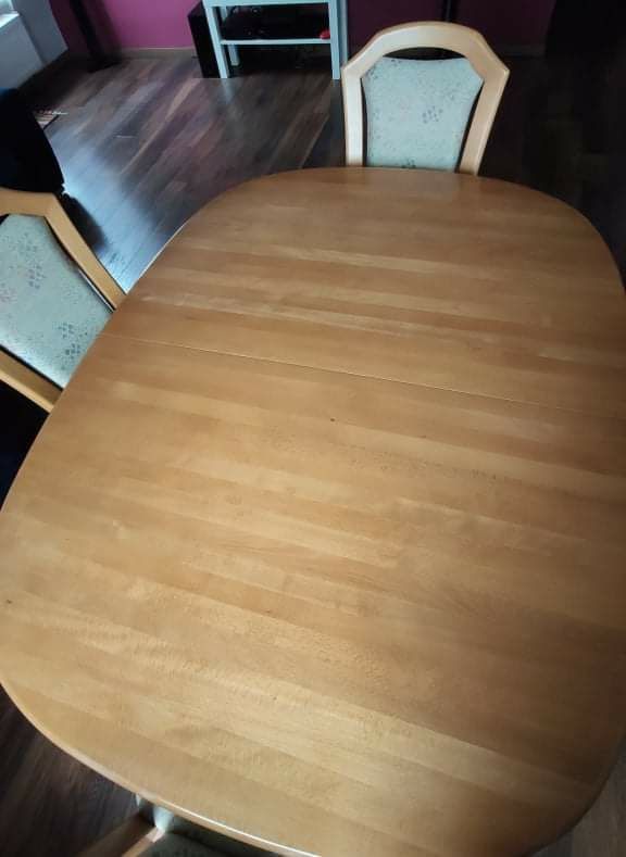 Stół drewniany rozkładany z 4 krzeslami