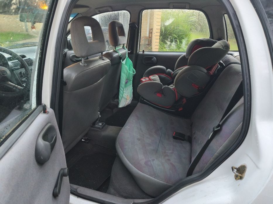 Opel corsa B 1.5 D  5 lugares ( LER ANÚNCIO )