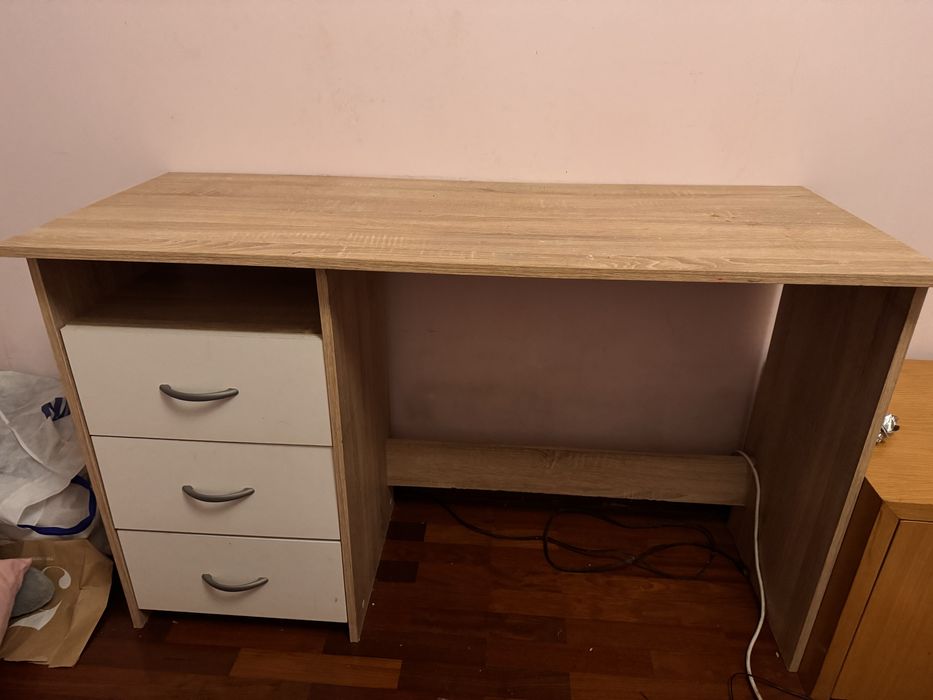 Secretaria carvalho e branco