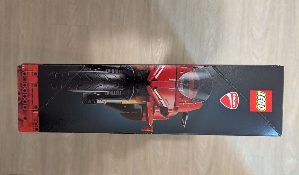 Lego Technic - Ducati Panigale V4 S Motorcycle - 42202