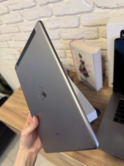 Планшет Apple iPad Air 2 Space Grey LTE 64 GB