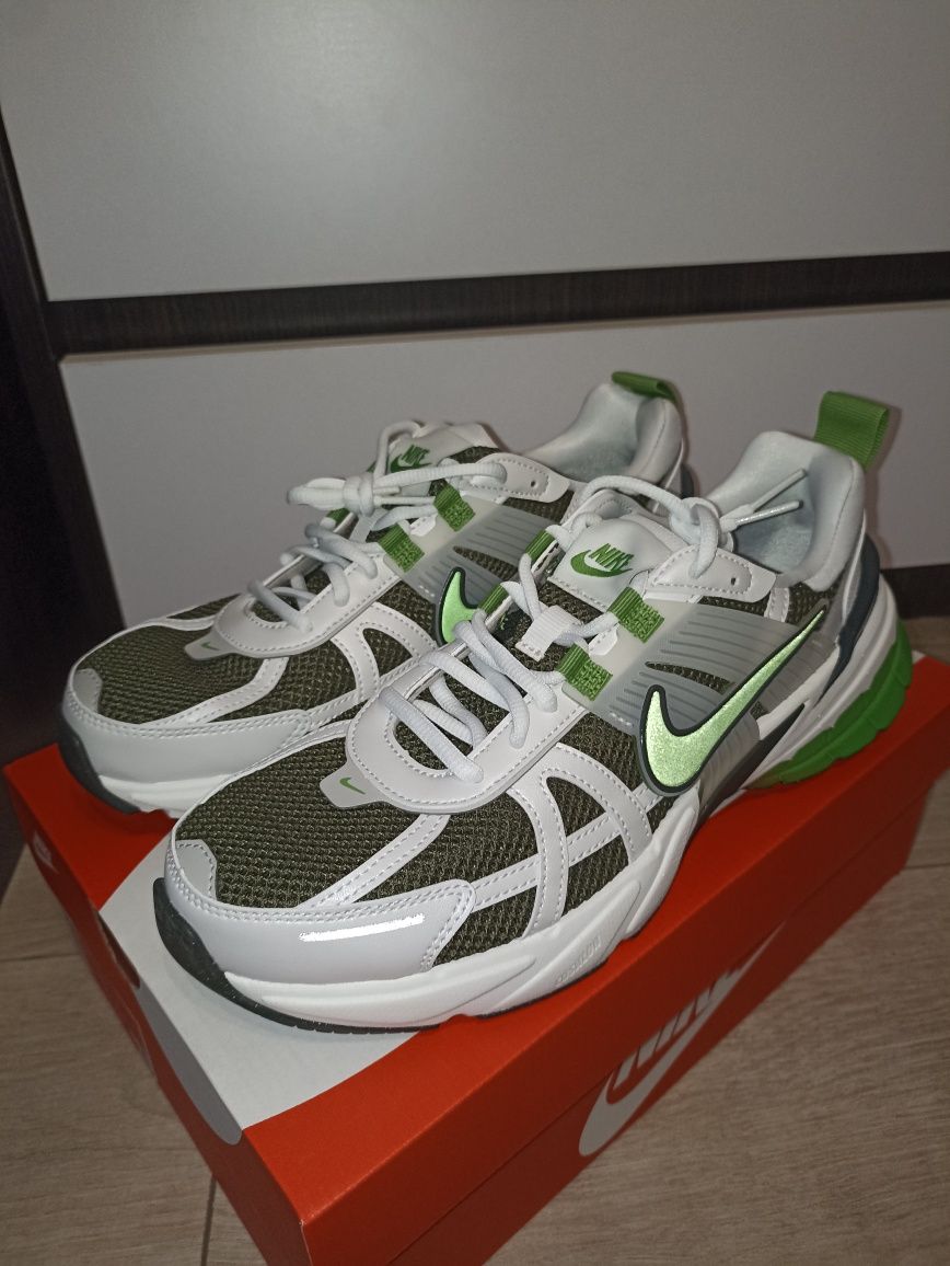Кросівки Nike V2K Run [HG9603-300]