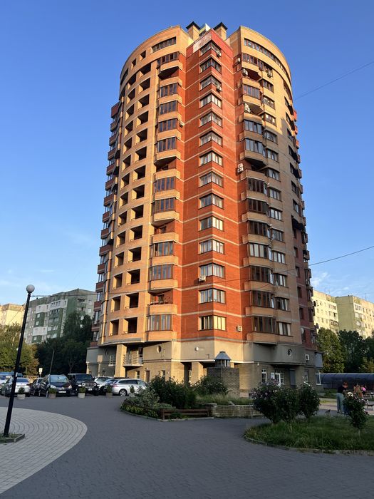 Бізнес-клас: 2-кімнатна квартира на Сихові