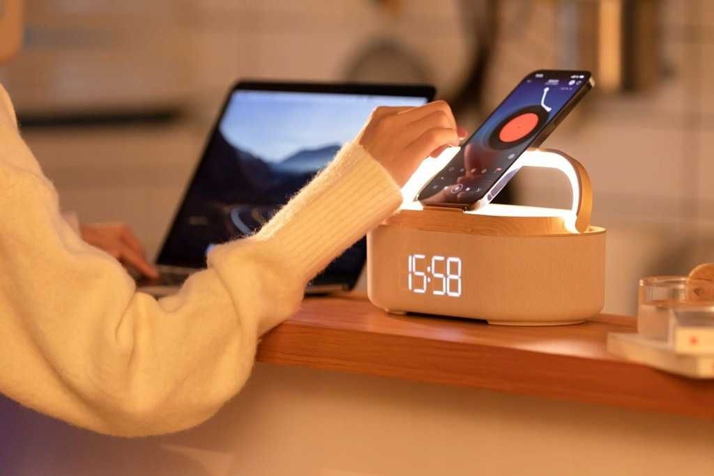 NOWE - Radio, budzik, ładowarka indukcyjna, zegarek, 4w1 MANTA