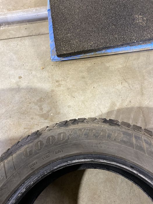 17. Opony wielosezonowe goodyear vector4season 215/60r17 dwie szt