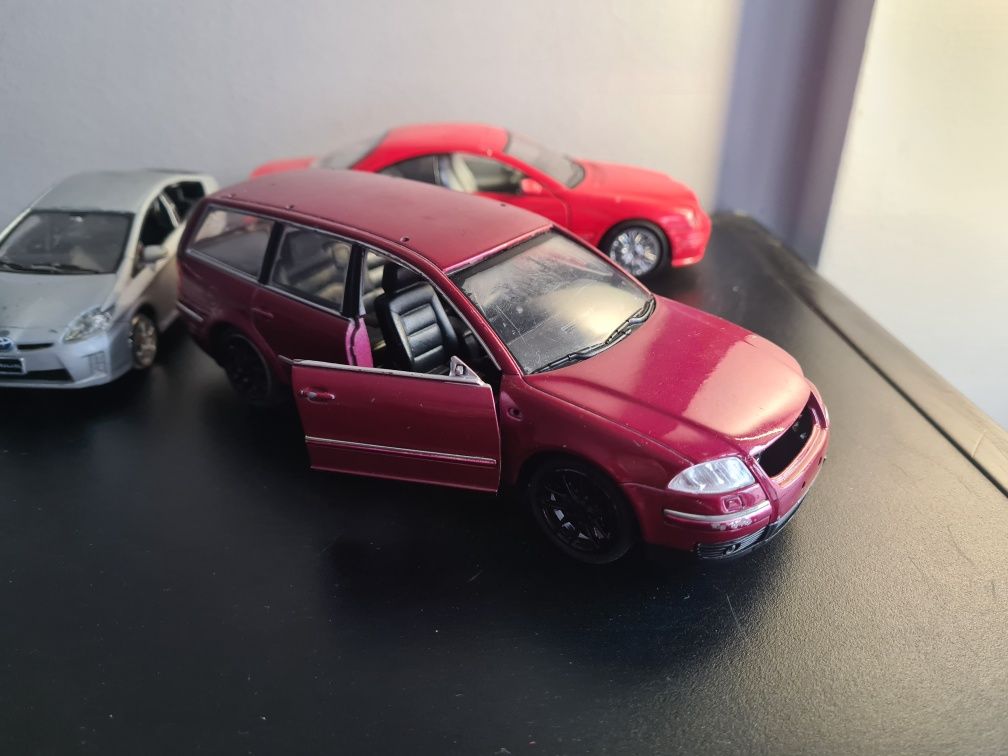 Passat B5 (універсал) 1/24 welly