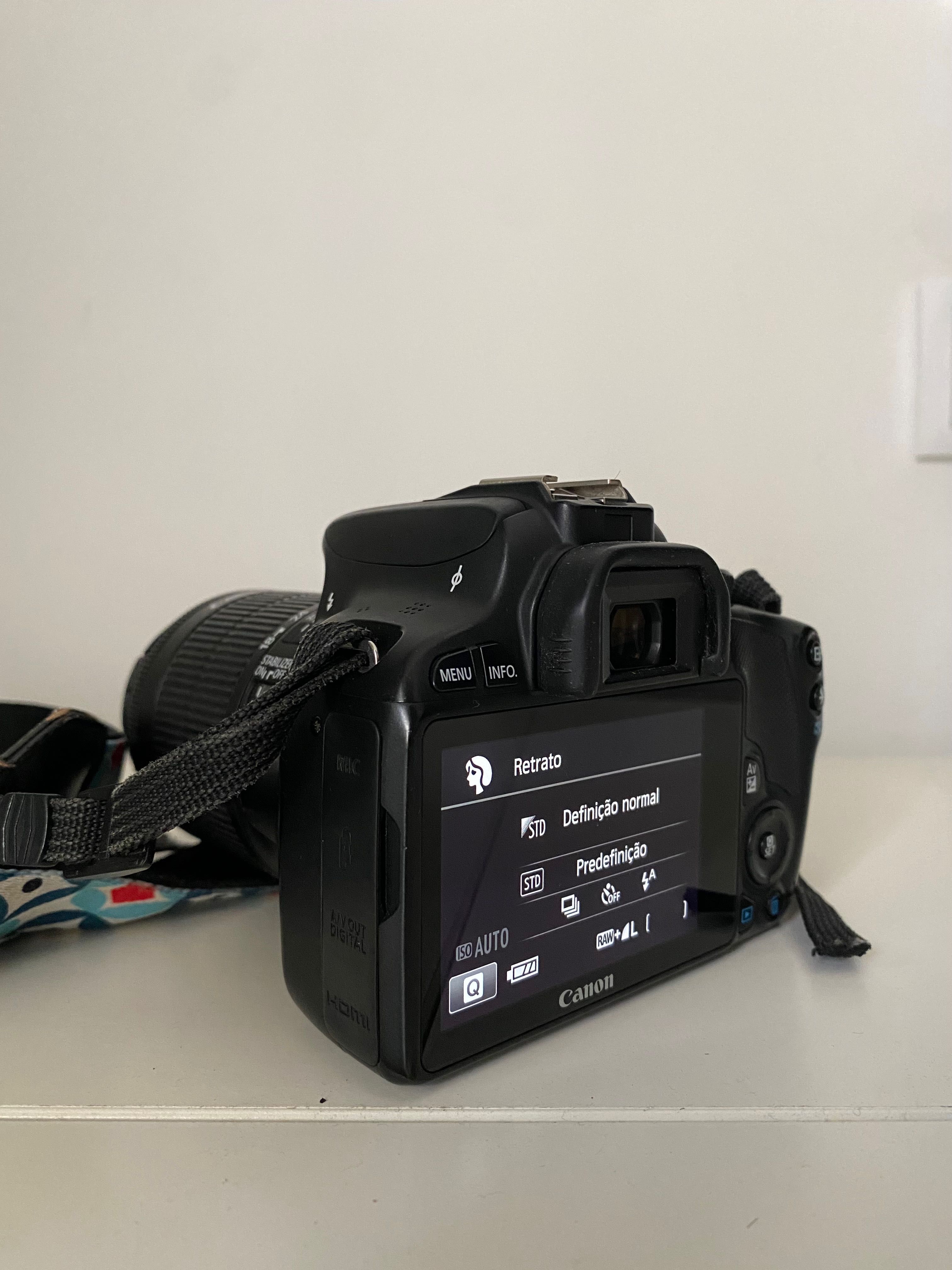 Canon 100D + extras