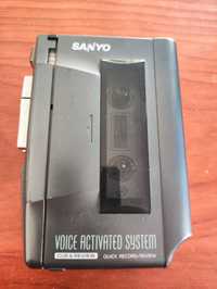 "Walkman" Leitor/gravador portátil de cassetes Sanyo Vintage