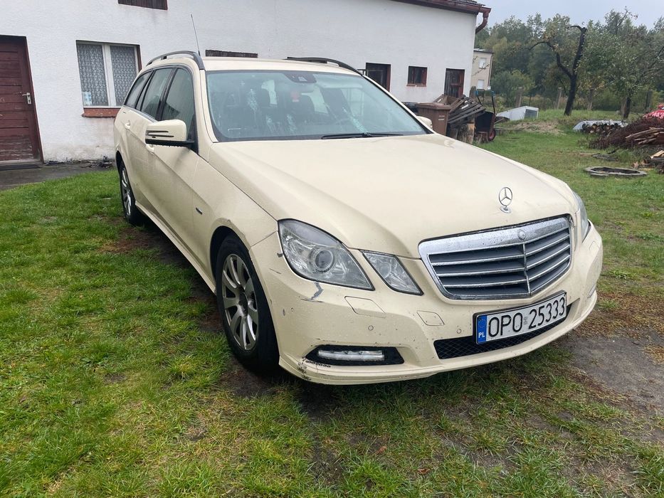 Mercedes-Benz Klasa E Zarejestrowany, ubezpieczony, bixenon skrętny, 7G tronic+,