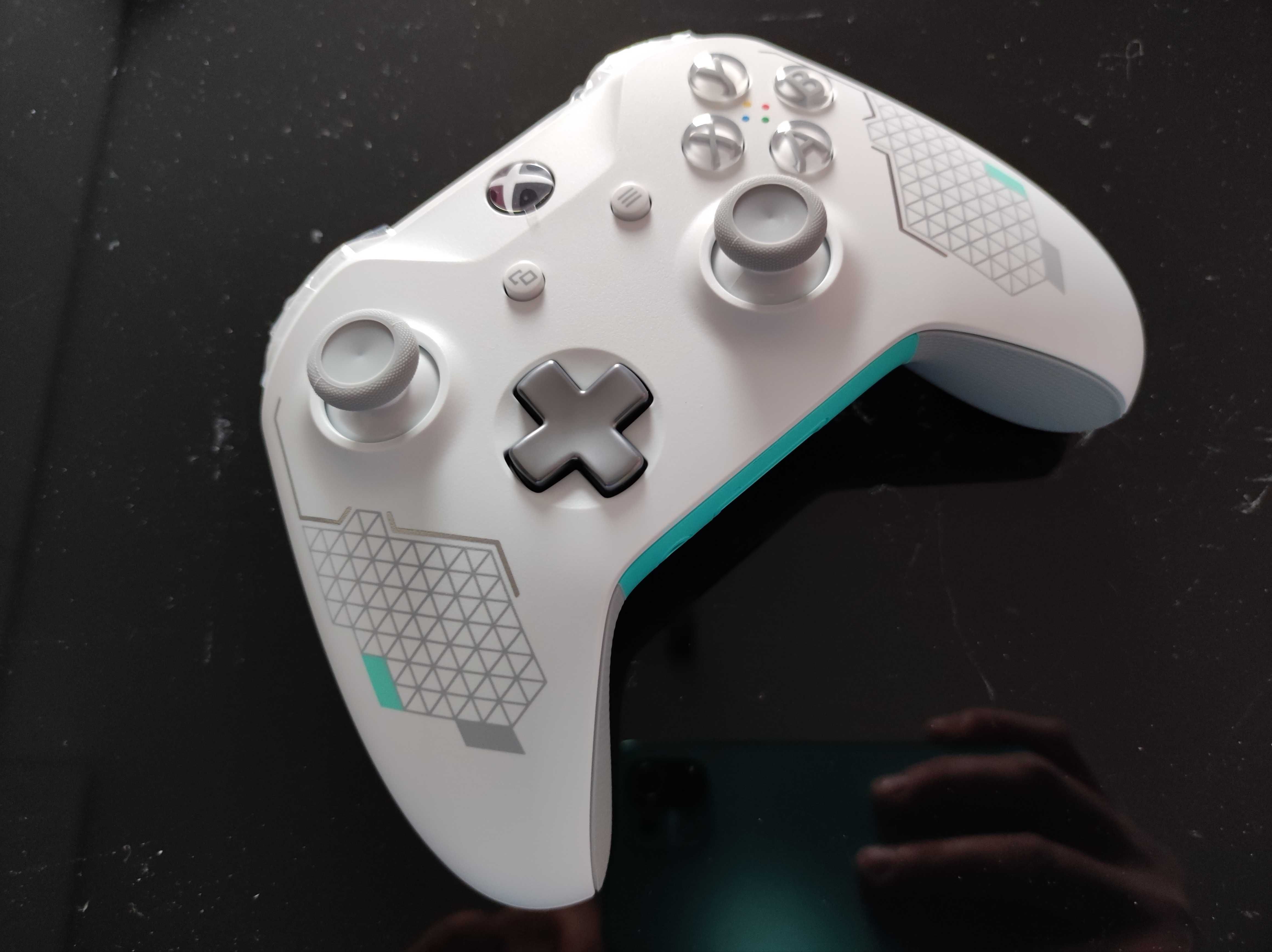 Pad kontroler PC lub Xbox One Series S X Sport White Nowy
