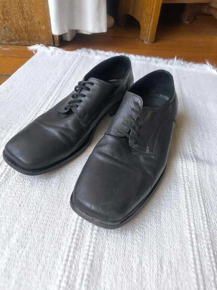 Sapatos cabedal homem