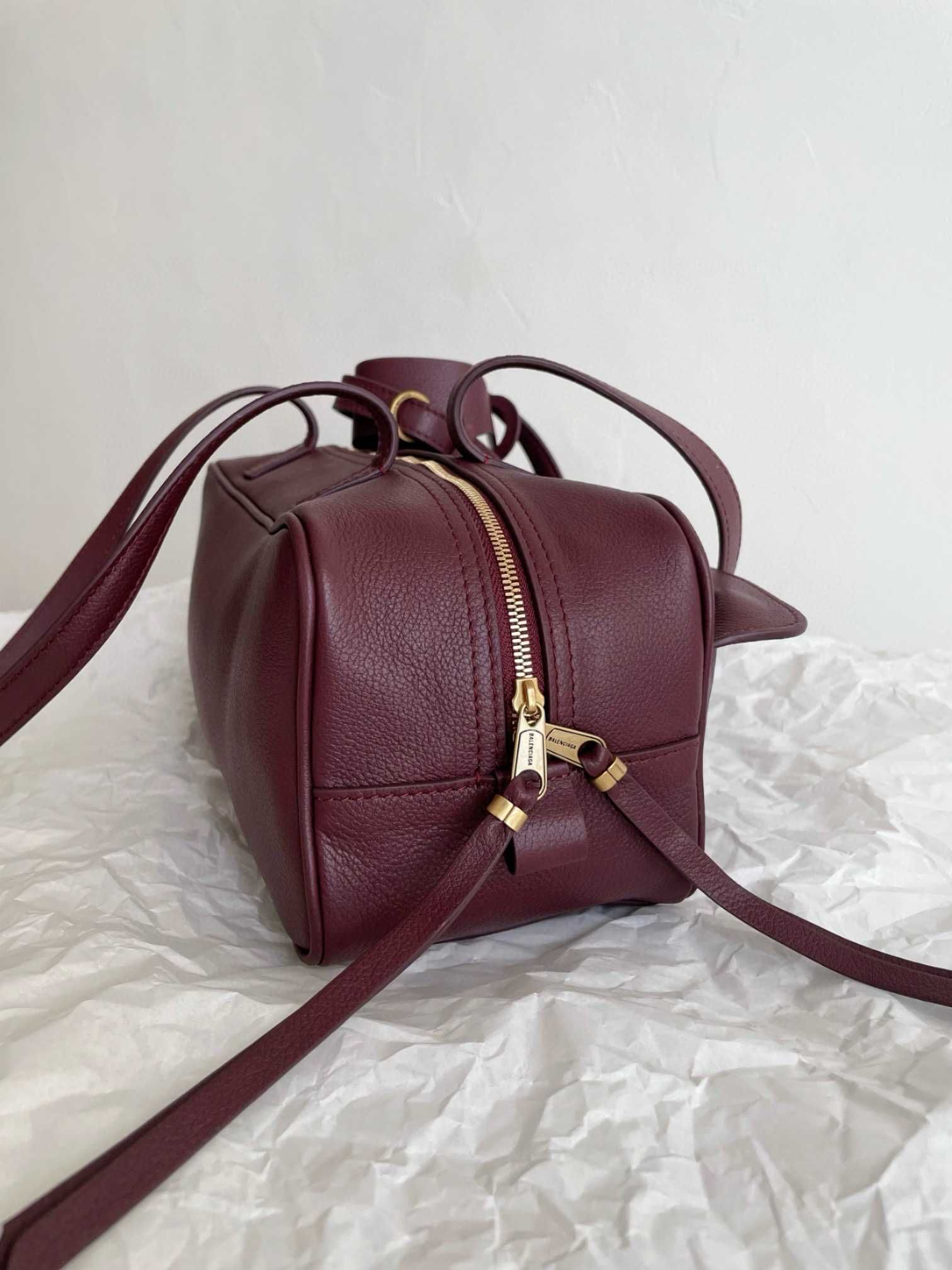Сумка Balenciaga Carrie Bag Small Dark Burgundy сумка баленсиага керри