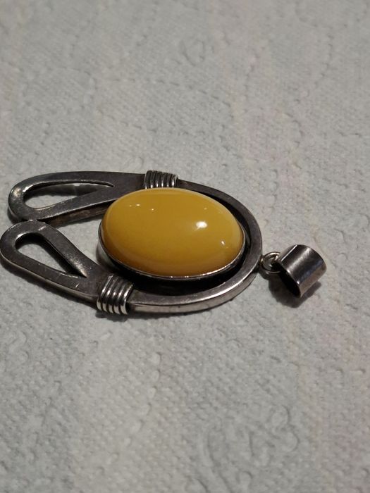 Srebrny duży wisior podkowa bursztyn srebro zawieszka srebrna