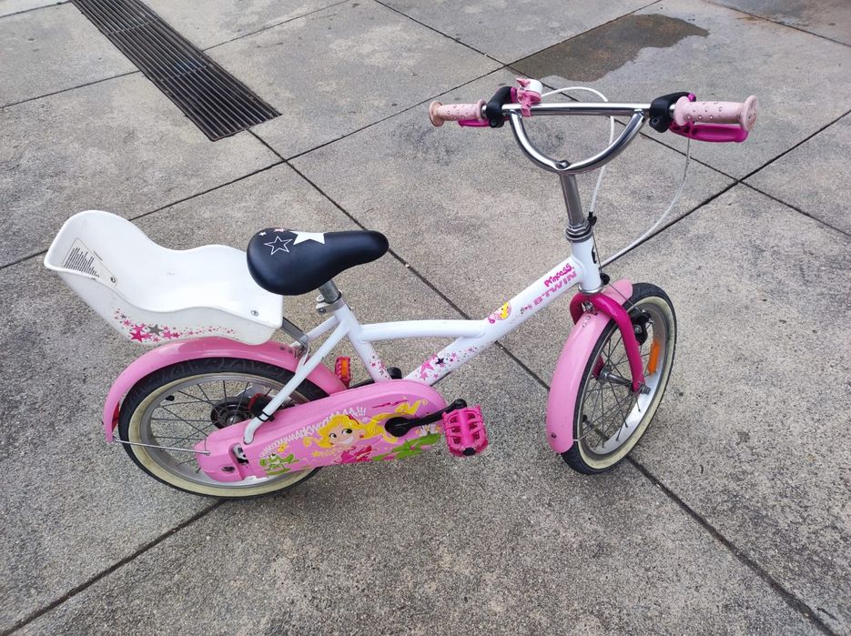 Bicicleta menina com cadeirinha de boneca