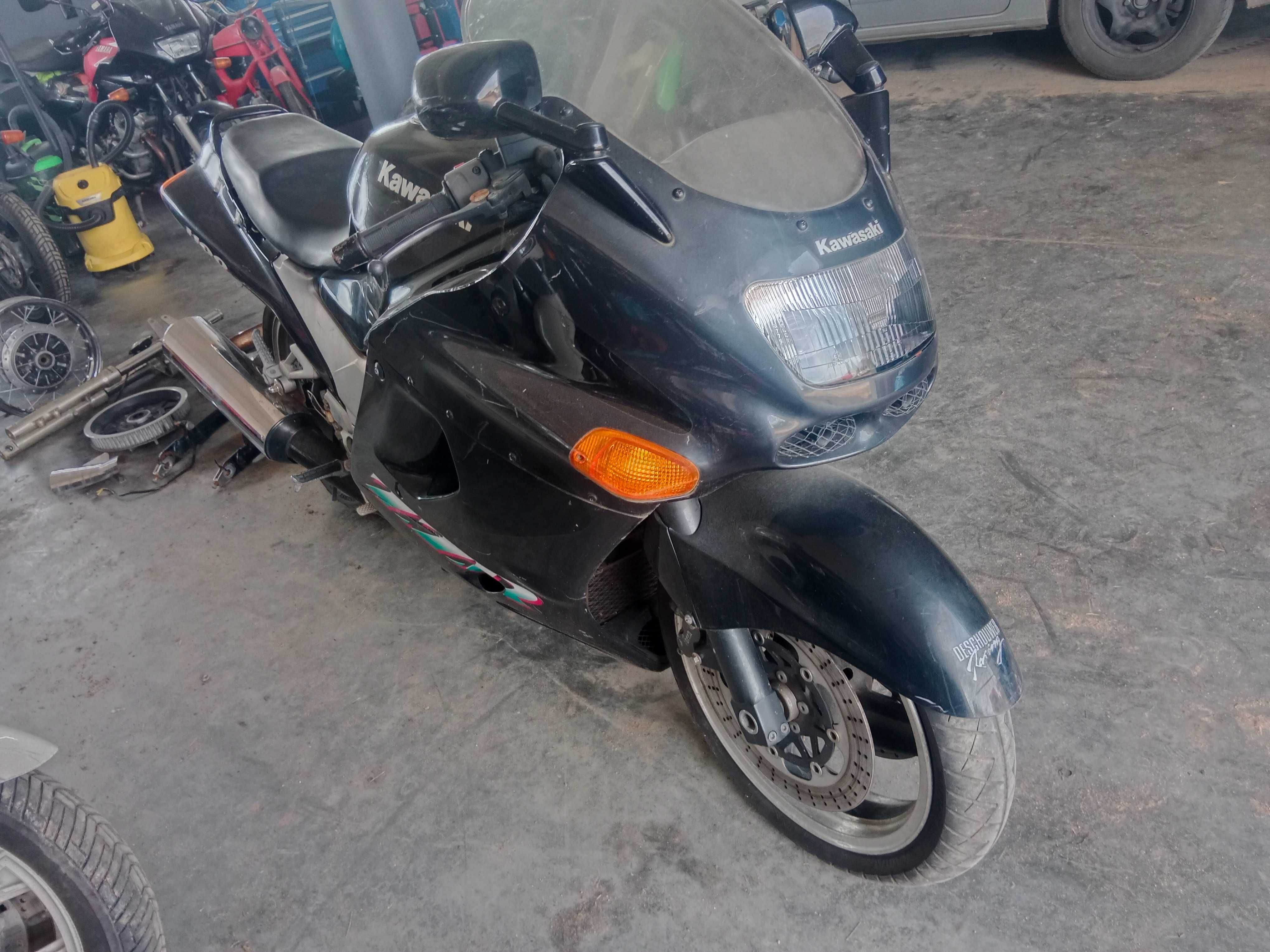 kawasaki zzr1100 zzr 1100 silnik lagi gaźniki bak moduł koło części