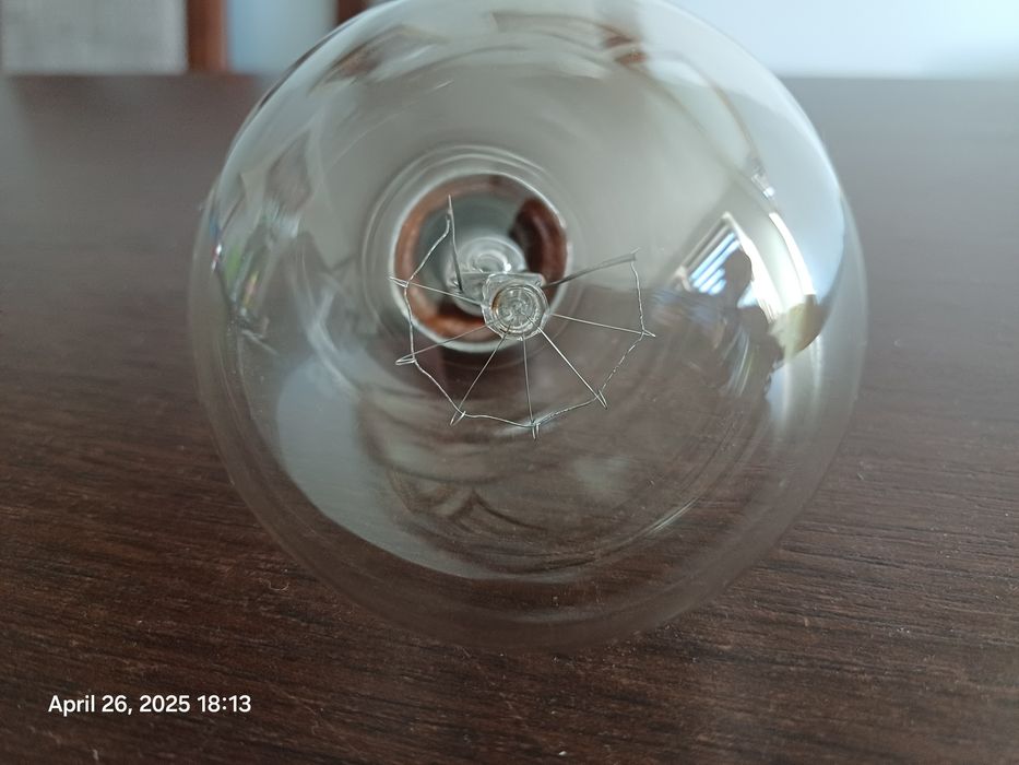 Stara żarówka 60 W prl