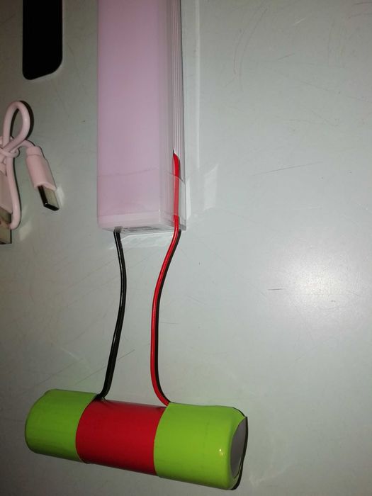 Сенсорний світильник з датчиком руху. З великим акумулятором