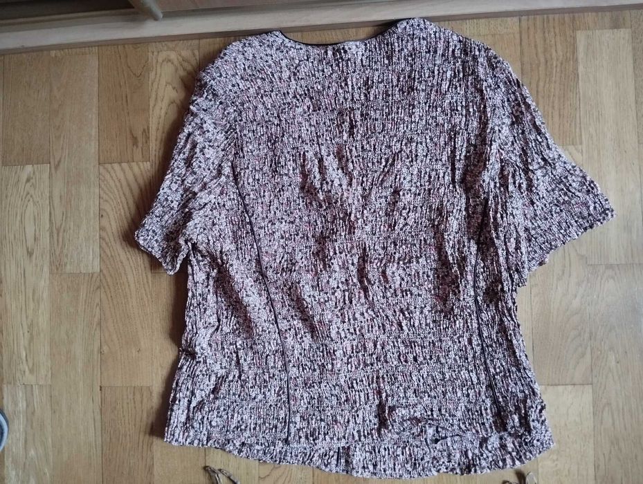 Komplet spódnica z bluzką w drobne kwiatki rozmiar L szerokość 90 cm