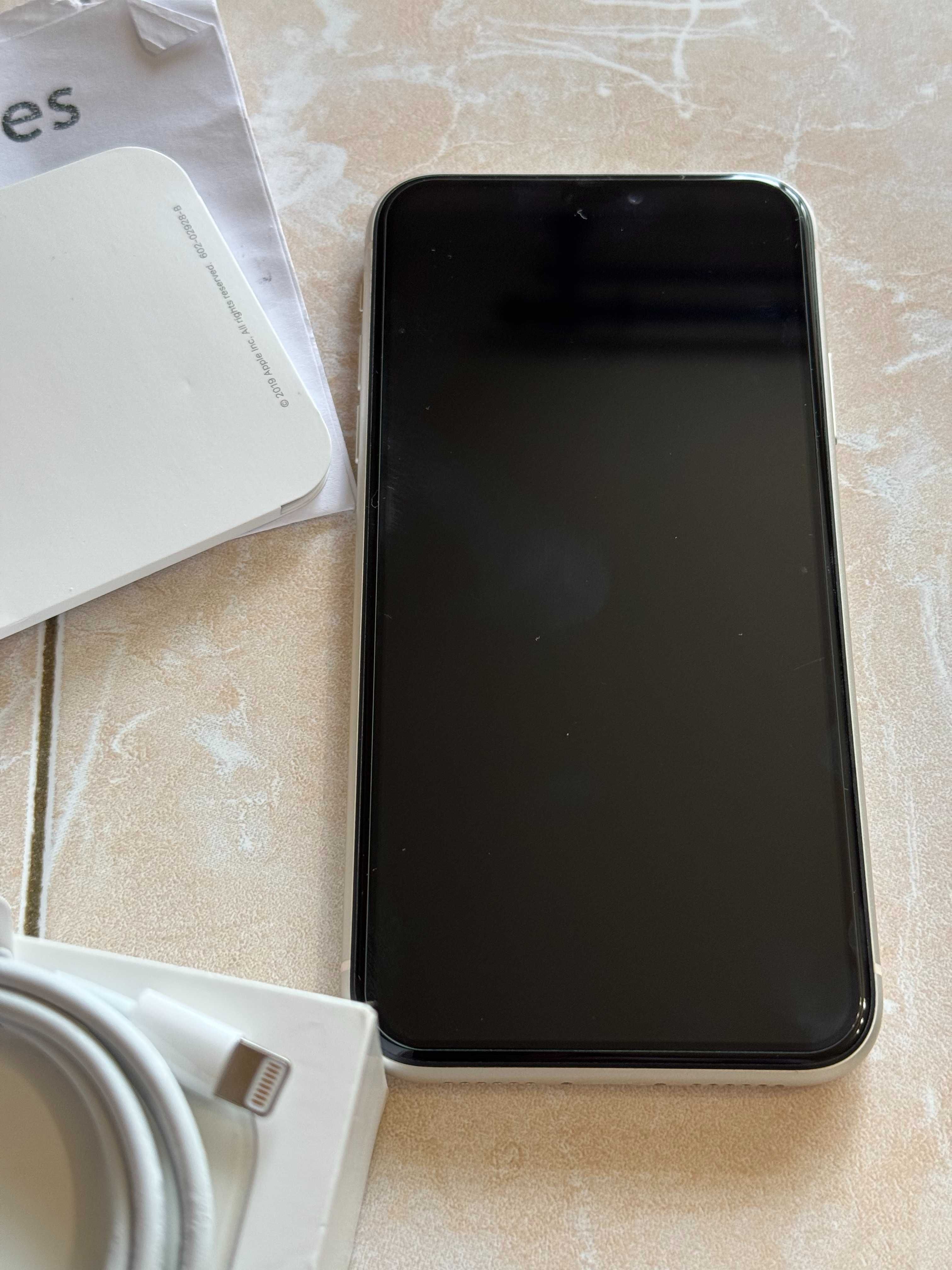 IPhone 11 white 64Gb, айфон 11 64ГБ білий б/у