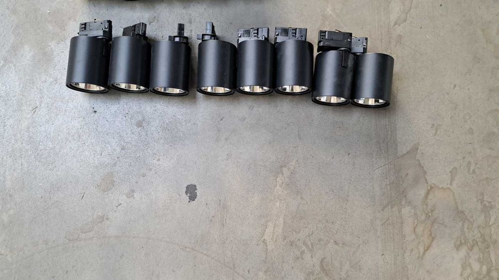 Zestaw oświetlenia LED do biur magazynów