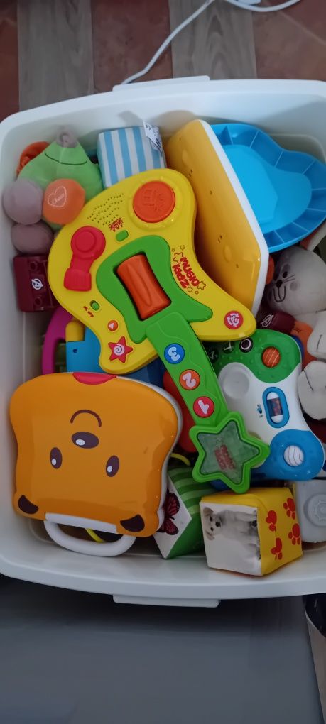 Caixa brinquedos