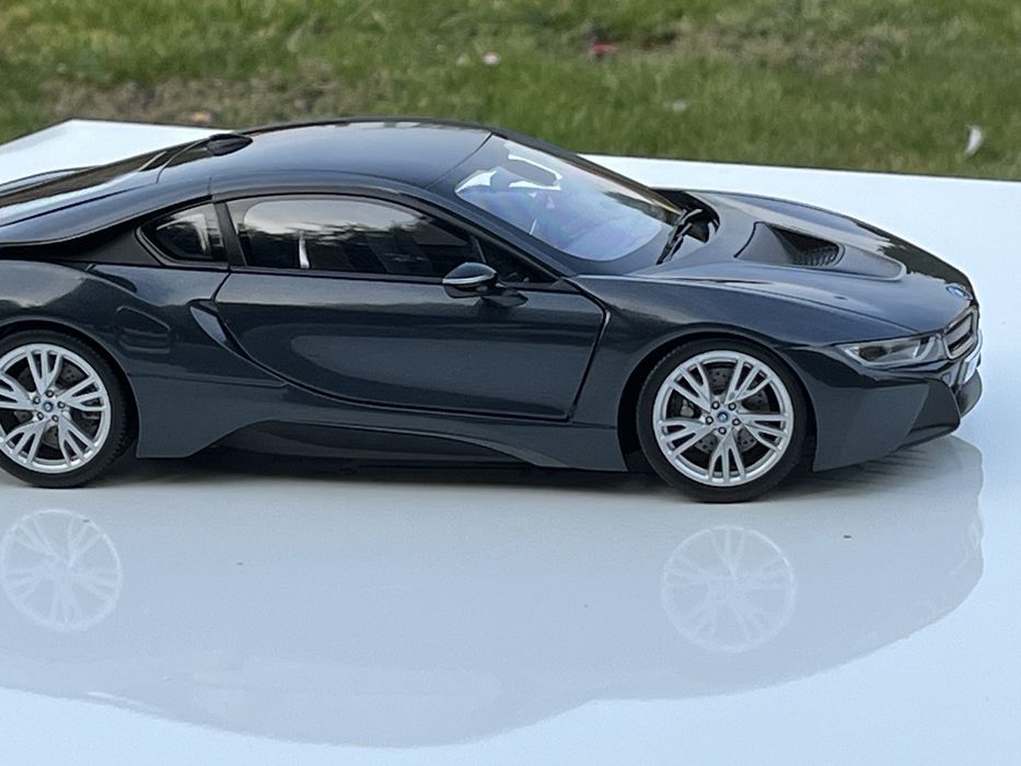 Bmw i8  Paragon  1 18  stan idealny