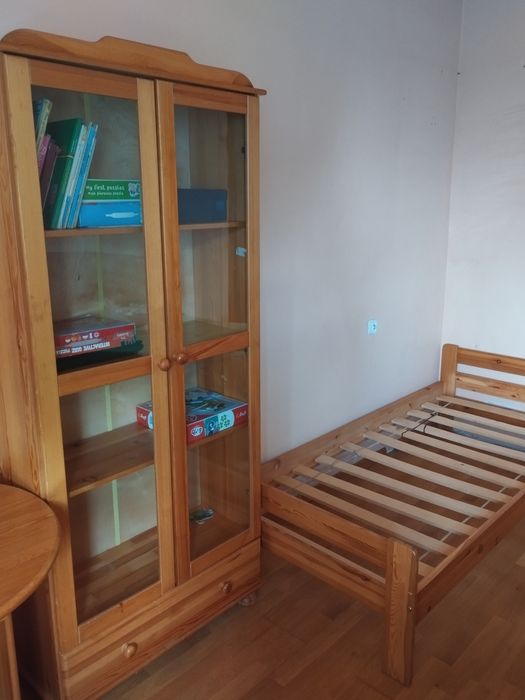 Komplet mebli drewnianych