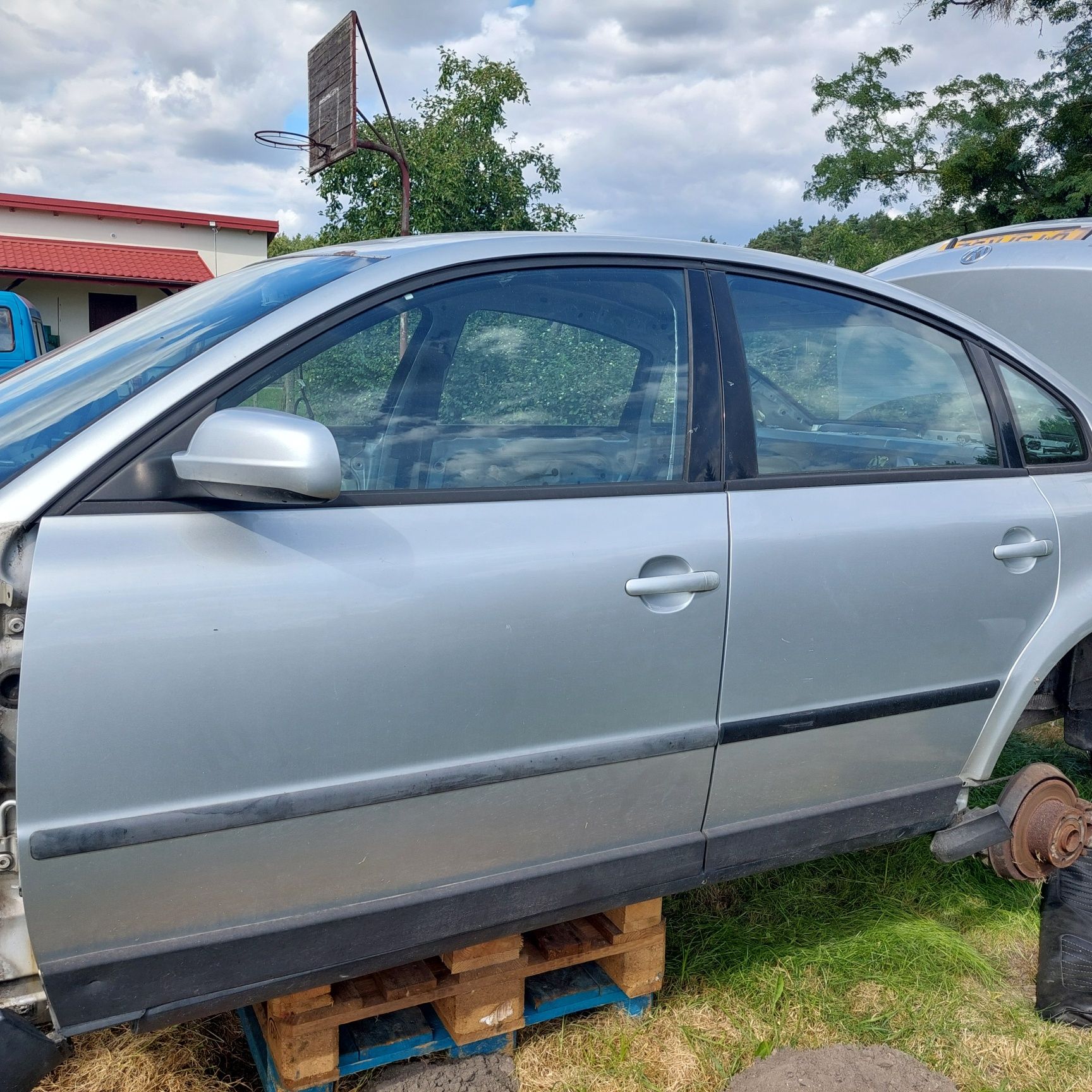 VW Passat b5 FL drzwi LA7W