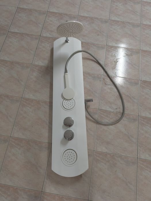 Coluna de duche branco