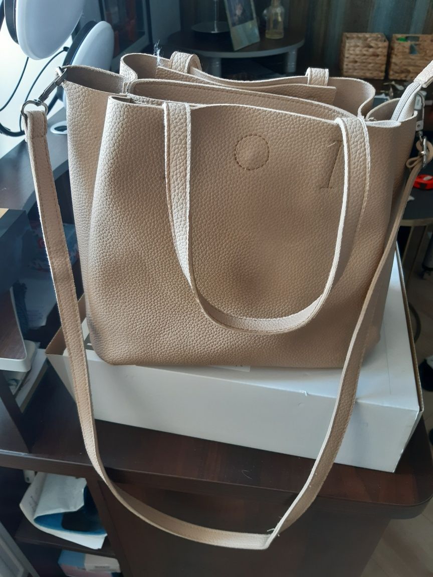 Продам женскую сумочку