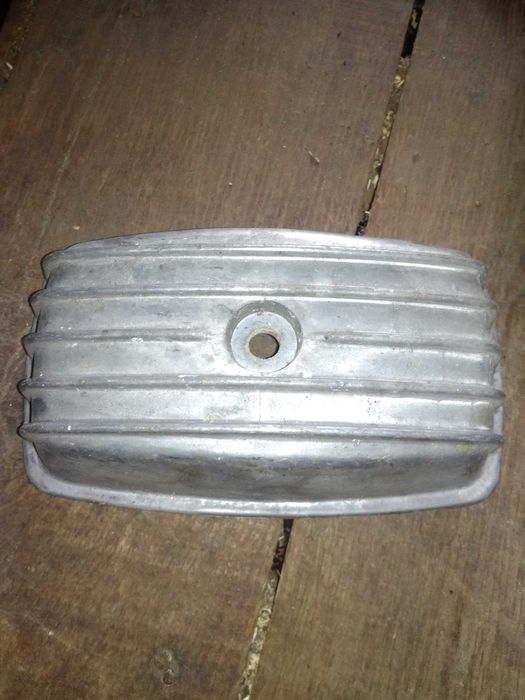 Кришка клапанів нова мт 10