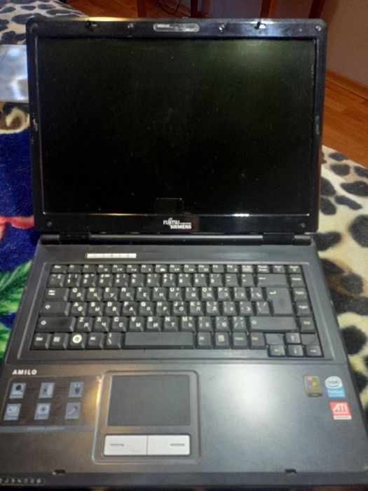 Продам ноутбук Сименс. Не рабочий