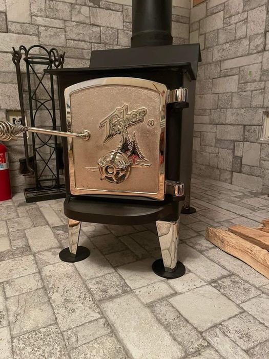 Poêle à bois disponible
