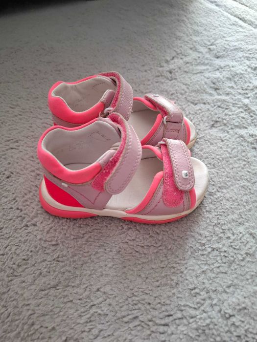 Sandały dziecięce r. 21