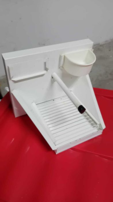 Poleiro para pássaros.