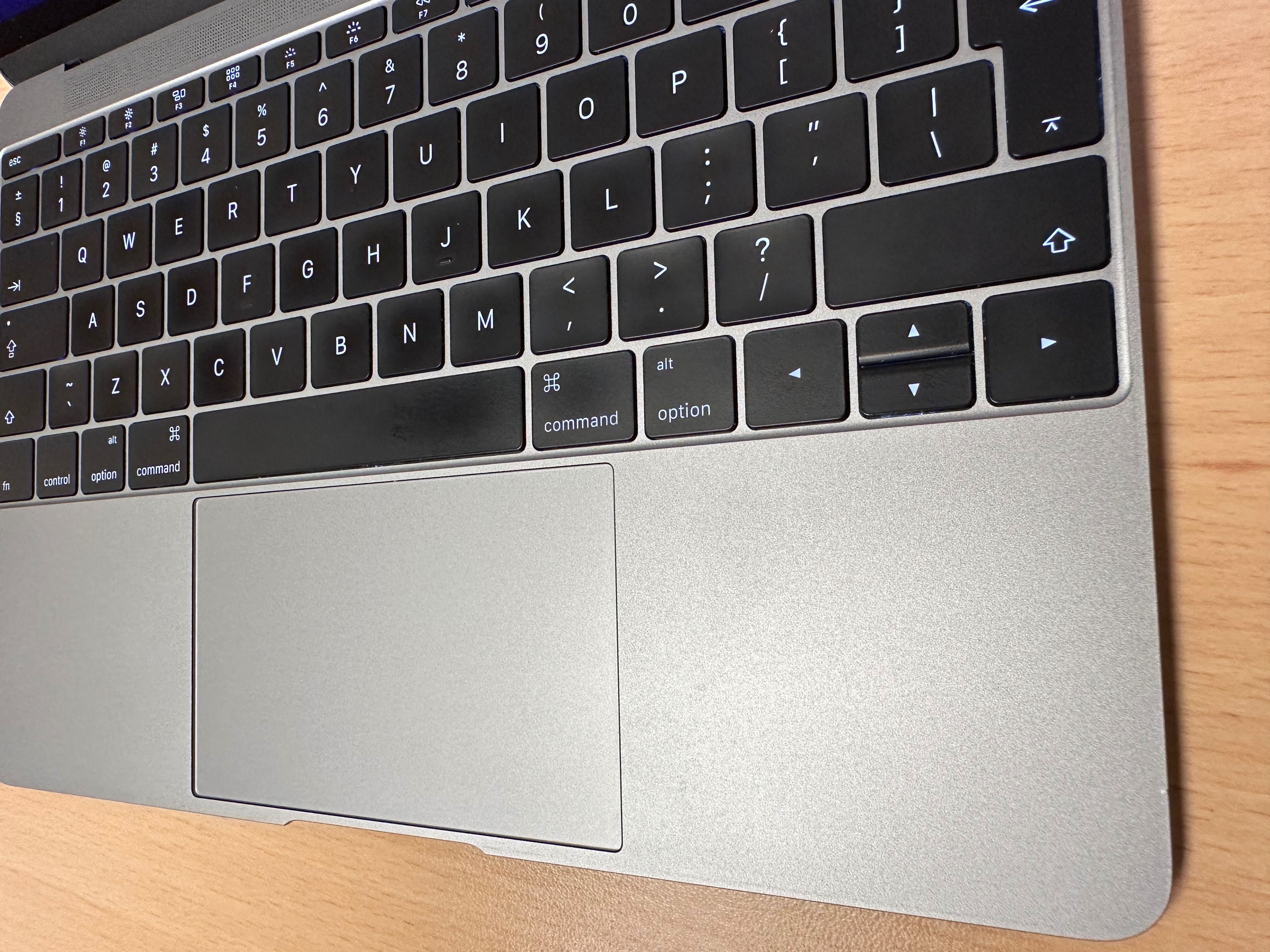 MacBook 12" (2016), najmniejszy i najlżejszy MacBook. Intel m7.