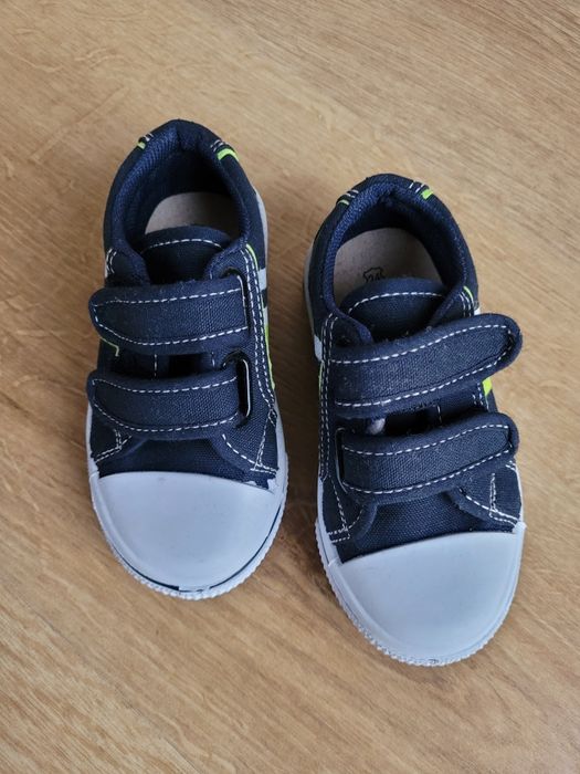 (89) Trampki firmy axim w rozmiarze 23