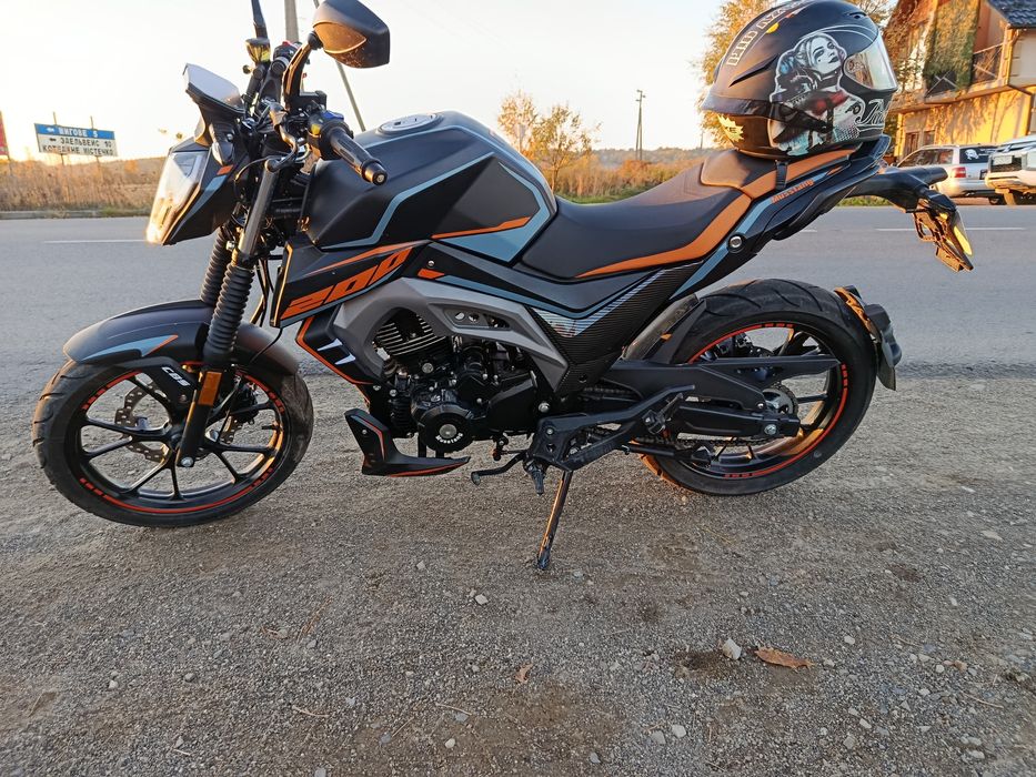 Продаю мустанг ст 200