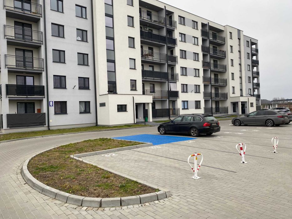 Sprzedam nowe mieszkanie z 30 miejscami postojowymi ul. Tessaro 8/13