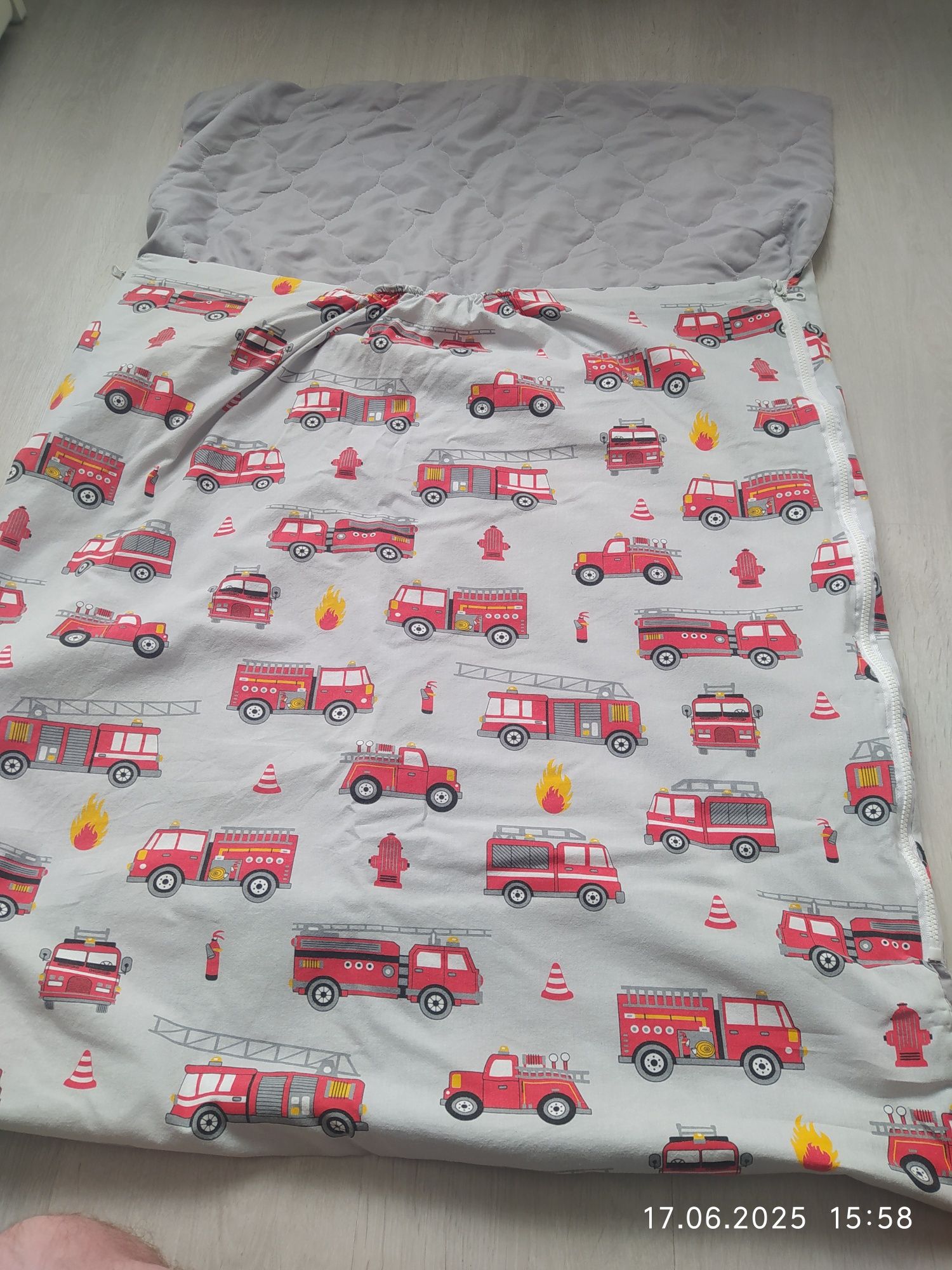 Śpiworek 80 x 120 plus 30 x 50 plus worek do przedszkola cztery elemen