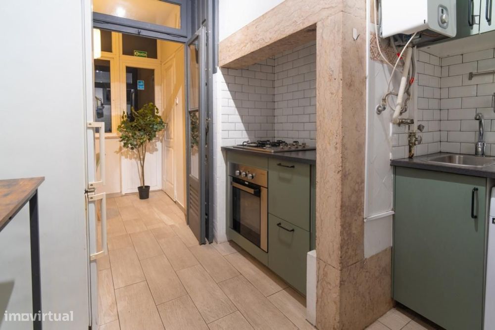 Quarto - localizado em Arroios Lisbon