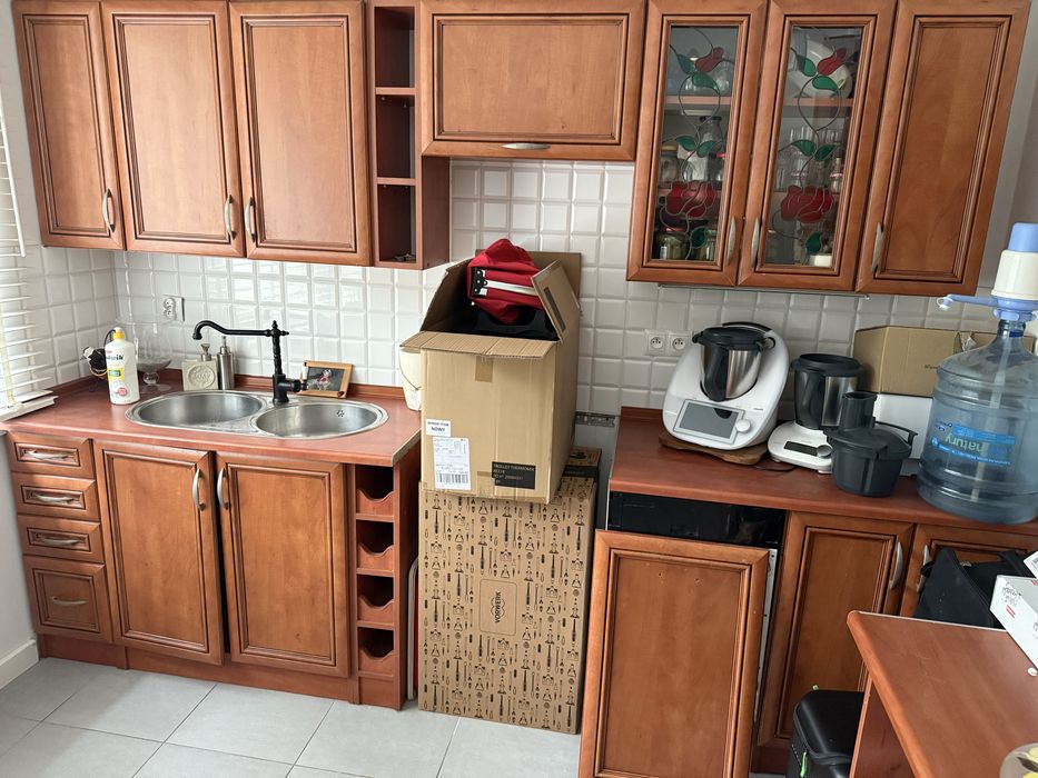 Meble kuchenne + stol i 3 krzesla