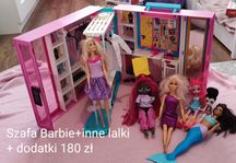 Szafa Barbie+ lalki+ dodatki