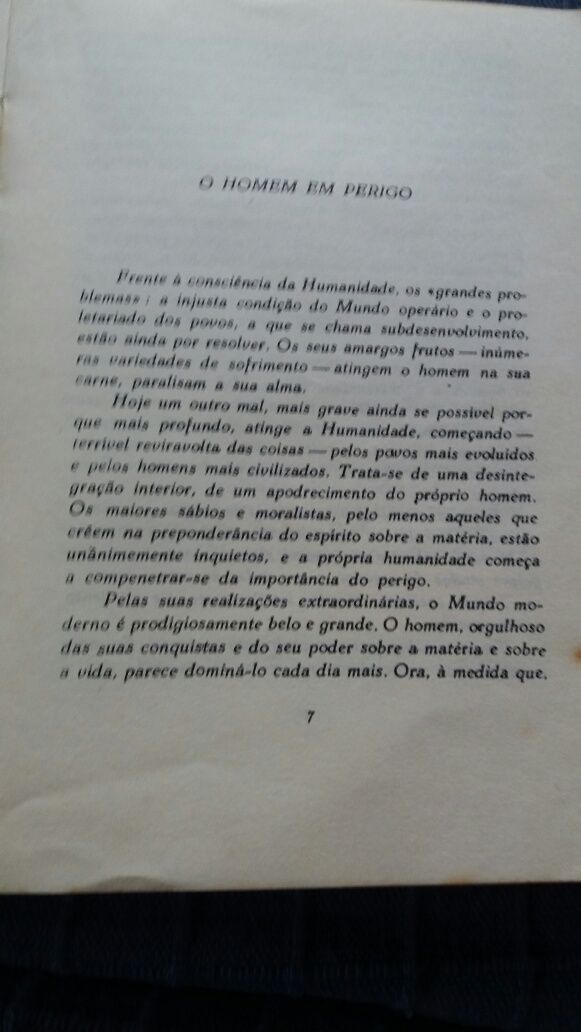 Livro "Construir" de Michel Quoist. Numero Ed. 467.Morais Editora