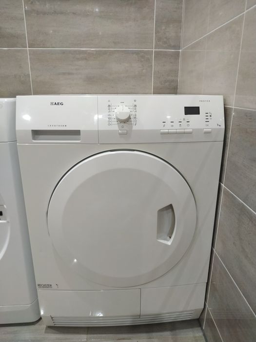 Сушильна машина AEG