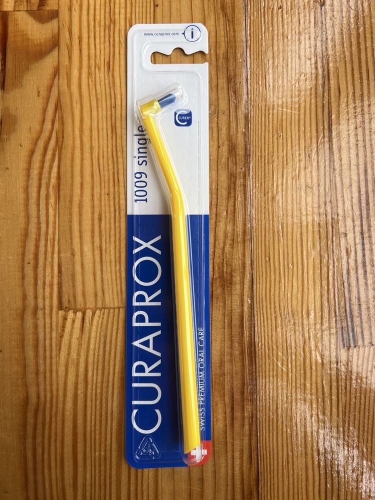Curaprox 1009 single монопучкова щітка для брекетів