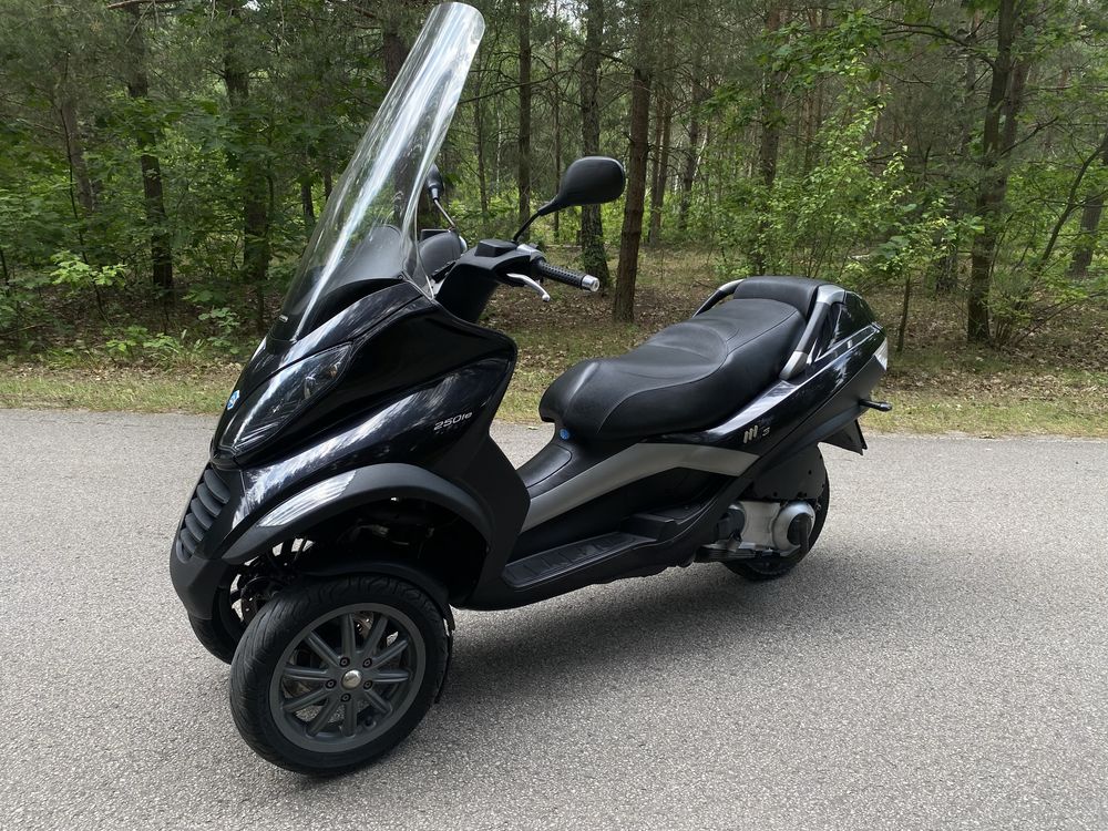 Skuter trojkolowiec Piaggio mp3 250cc Kat B